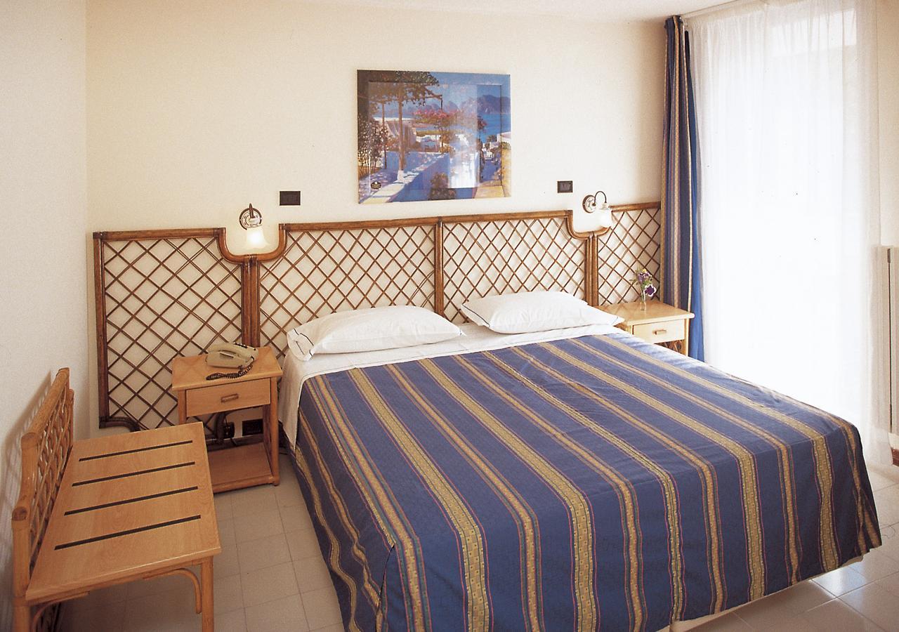 Pugnochiuso Resort Hotel Del Faro Vieste Exterior photo